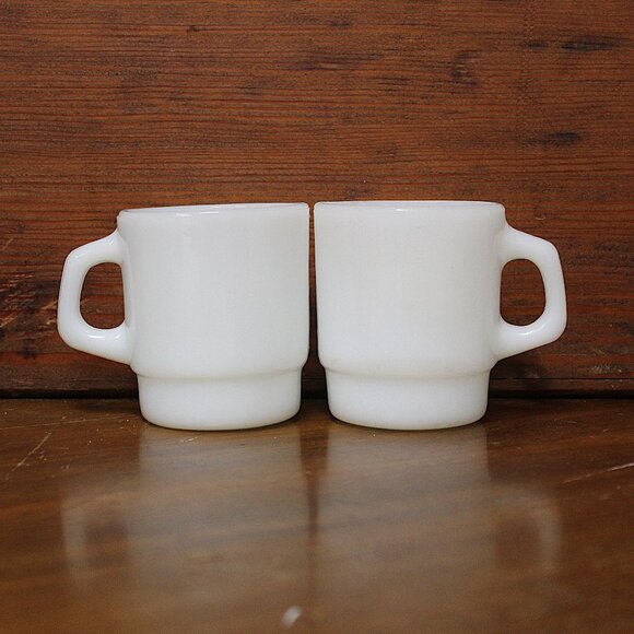 2~Anchor Hocking Fire King Ware USA 1950/60’s Stackable Milk Glass Mug Cups 8oz - Picture 1 of 7